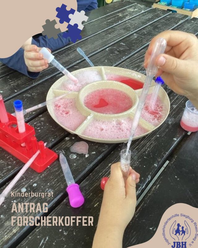 🔬✨ Kleine Forscher ganz groß! ✨🔬
Der Kinderburgrat, unser engagiertes Gremium aus Kindern für Kinder, hatte eine tolle Idee: Ein Forscherkoffer sollte her! 🧪👧🧑‍🔬
Der Antrag wurde genehmigt – und nun wurde der Koffer mit großer Freude eingeweiht! Die jungen Wissenschaftlerinnen und Wissenschaftler haben sofort losgelegt: Mit Seife, Rote-Bete-Saft, Speisestärke und Wasser wurde experimentiert, gemischt, getestet und gestaunt. 🌈💧🥼
Wir sind gespannt auf die wissenschaftlichen Erkenntnisse unserer Nachwuchsforscher*innen und freuen uns auf viele weitere spannende Experimente! 🚀🧠
#Kinderburgrath #Forscherkoffer #Kinderforschen #Mitbestimmung #ExperimentierenMachtSpaß #WissenschaftFürKinder